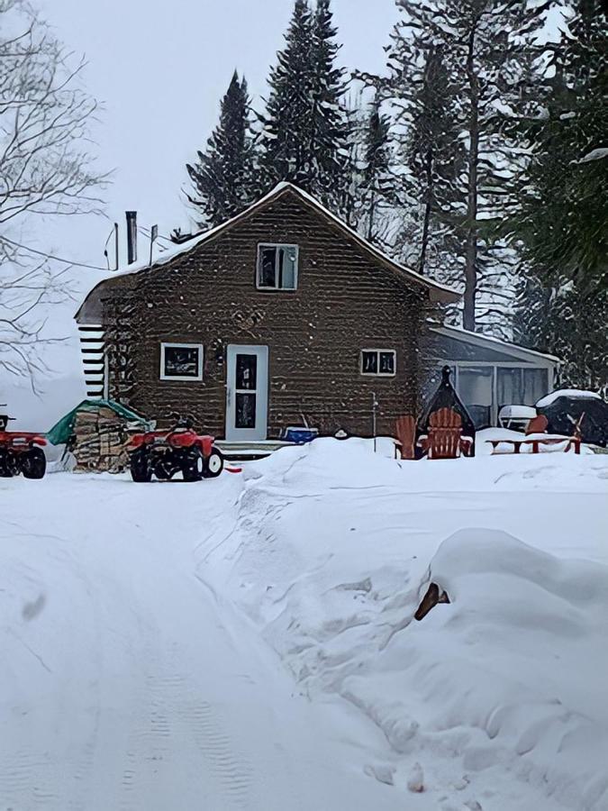 Le chalet au souvenir Bouchette Extérieur photo
